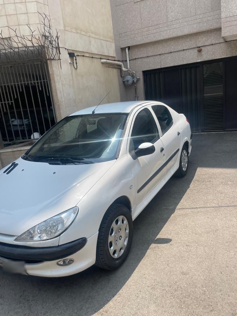 پژو ۲۰۶ صندوق دار v8 - 1390