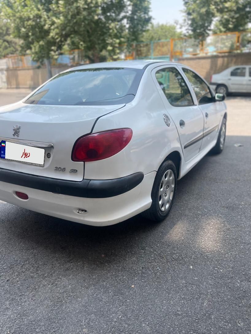 پژو ۲۰۶ صندوق دار v8 - 1390