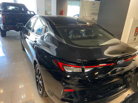 کی ام سی EJ7 142 کیلووات - 2024