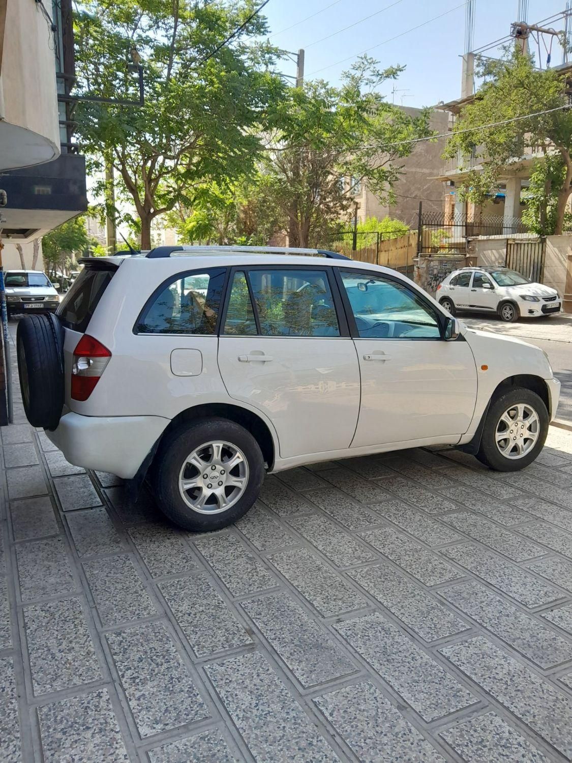 خودرو ام وی ام، X33 آگهی ann_18740617