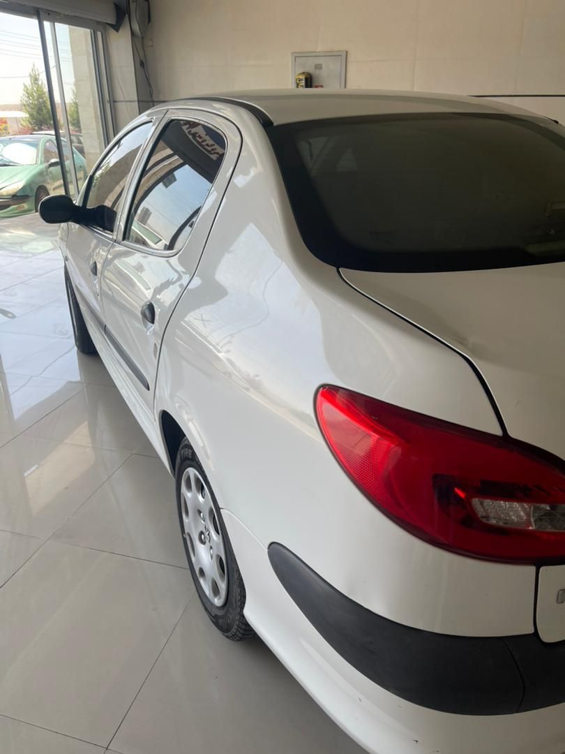 پژو ۲۰۶ صندوق دار v8 - 1395