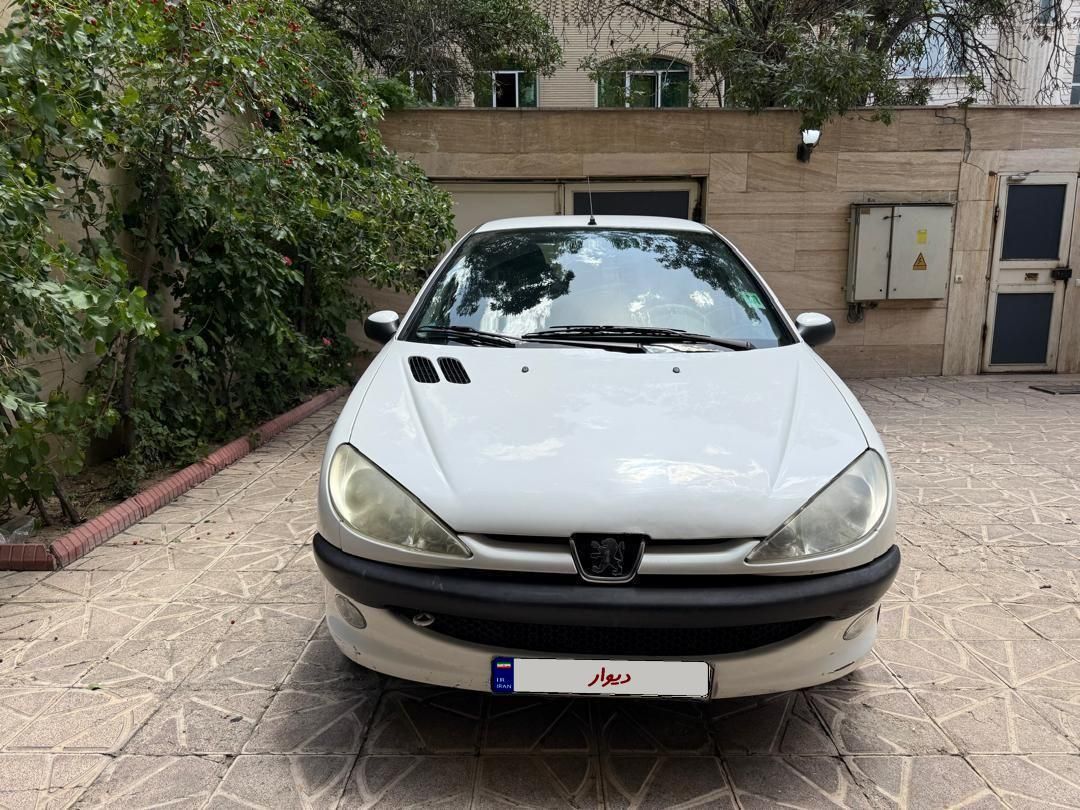 پژو ۲۰۶ صندوق دار v8 - 1395