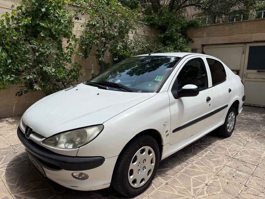 پژو ۲۰۶ صندوق دار v8 - 1395