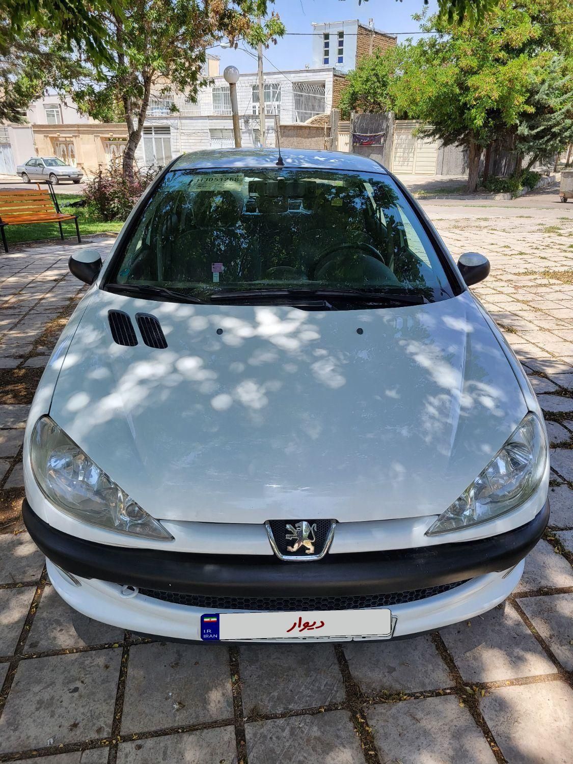 پژو ۲۰۶ صندوق دار v8 - 1396