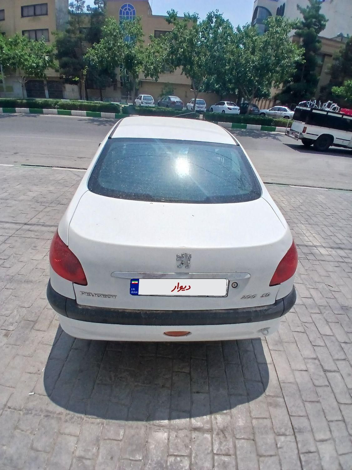 پژو ۲۰۶ صندوق دار v8 - 1396