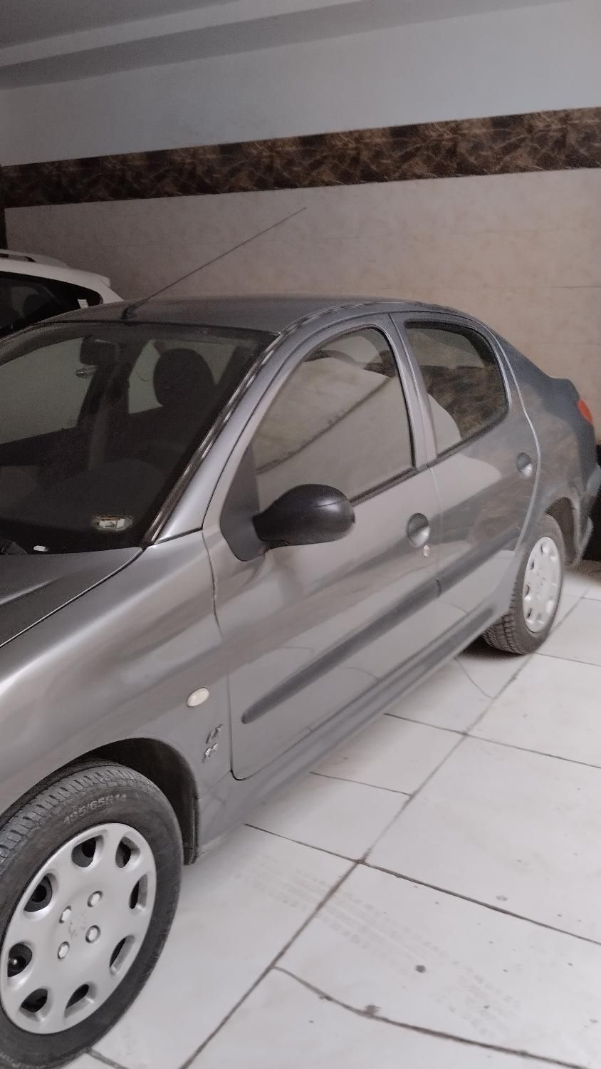 پژو ۲۰۶ صندوق دار v8 - 1393