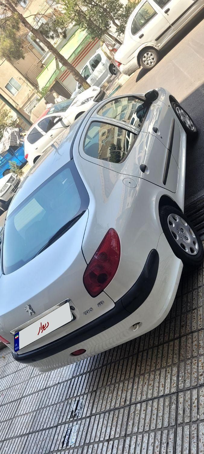 پژو ۲۰۶ صندوق دار v8 - 1395