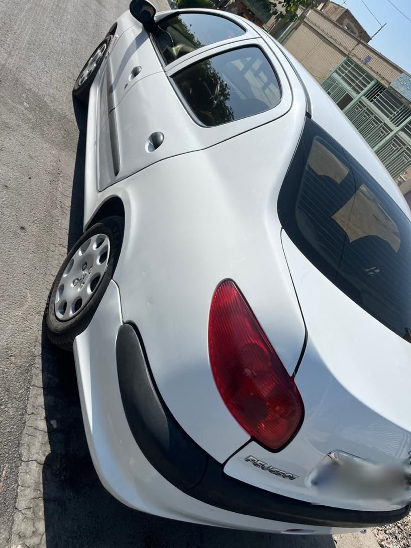 پژو ۲۰۶ صندوق دار v8 - 1395