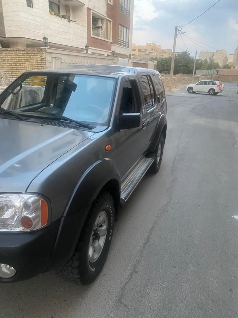 نیسان رونیز دنده‌ای - 1387
