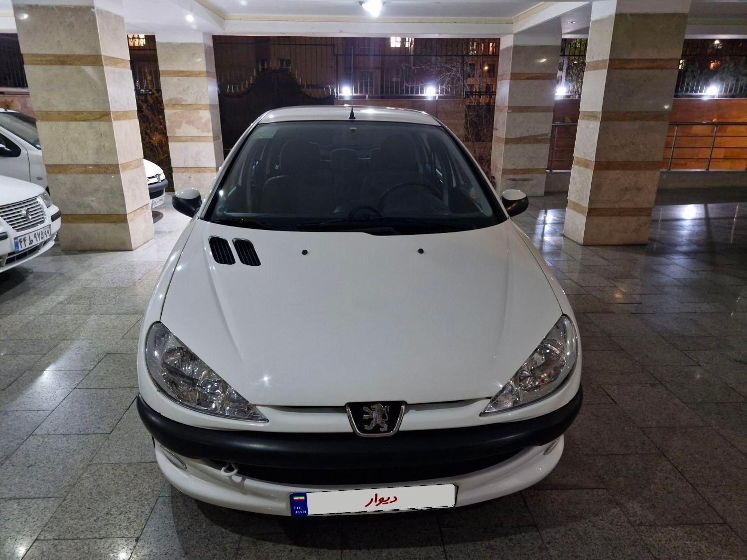 پژو ۲۰۶ صندوق دار v8 - 1396