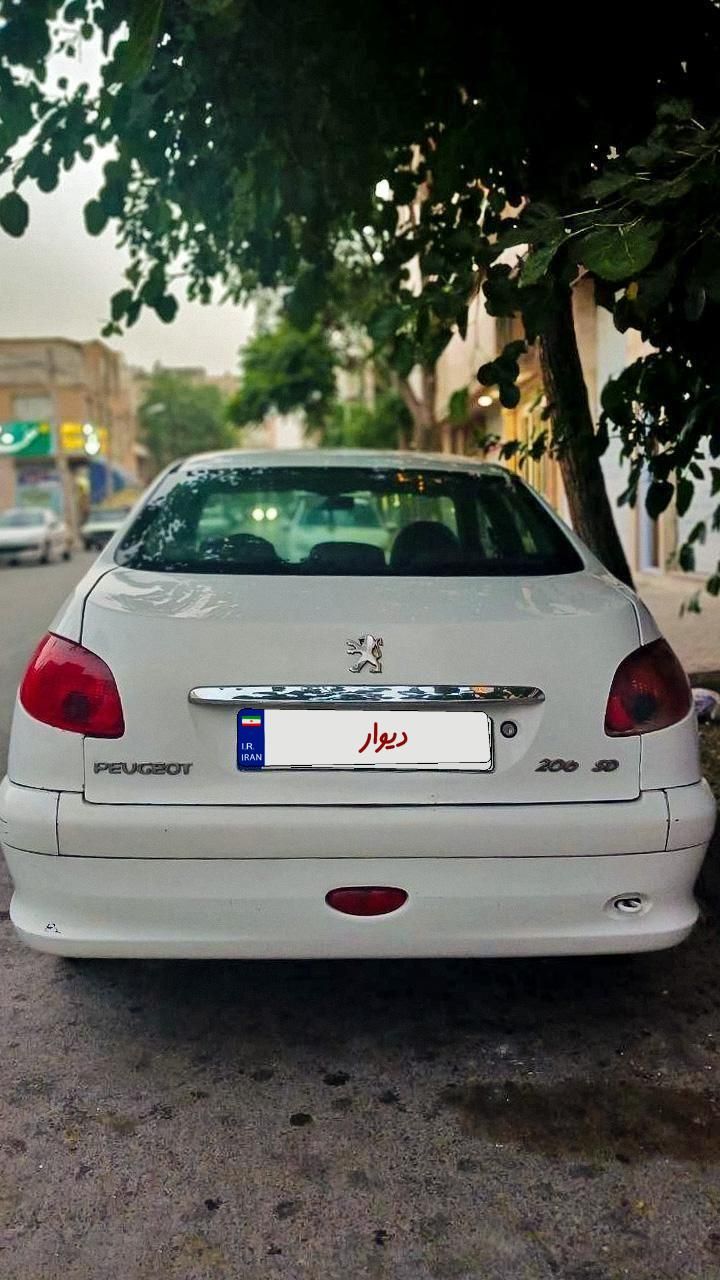 پژو ۲۰۶ صندوق دار v8 - 1390
