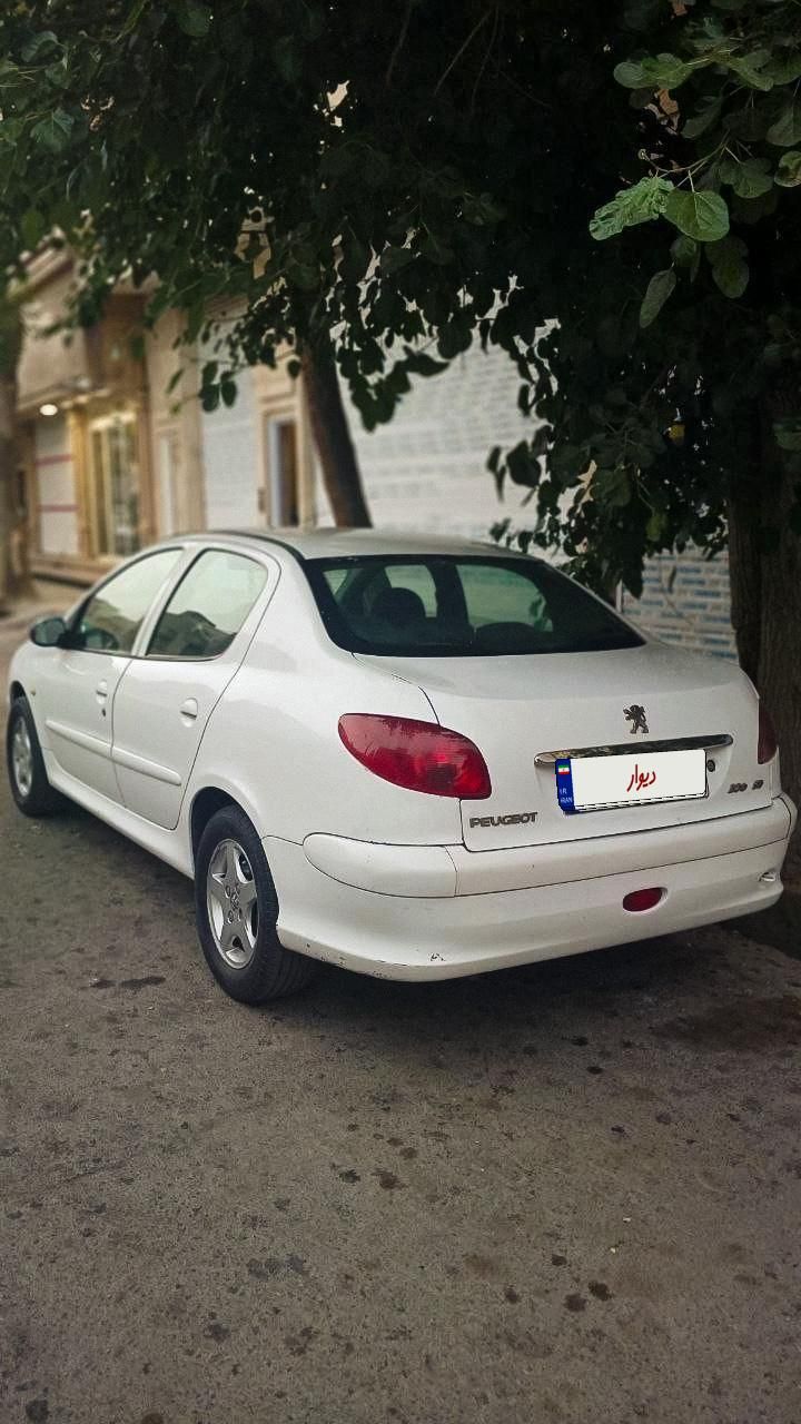 پژو ۲۰۶ صندوق دار v8 - 1390