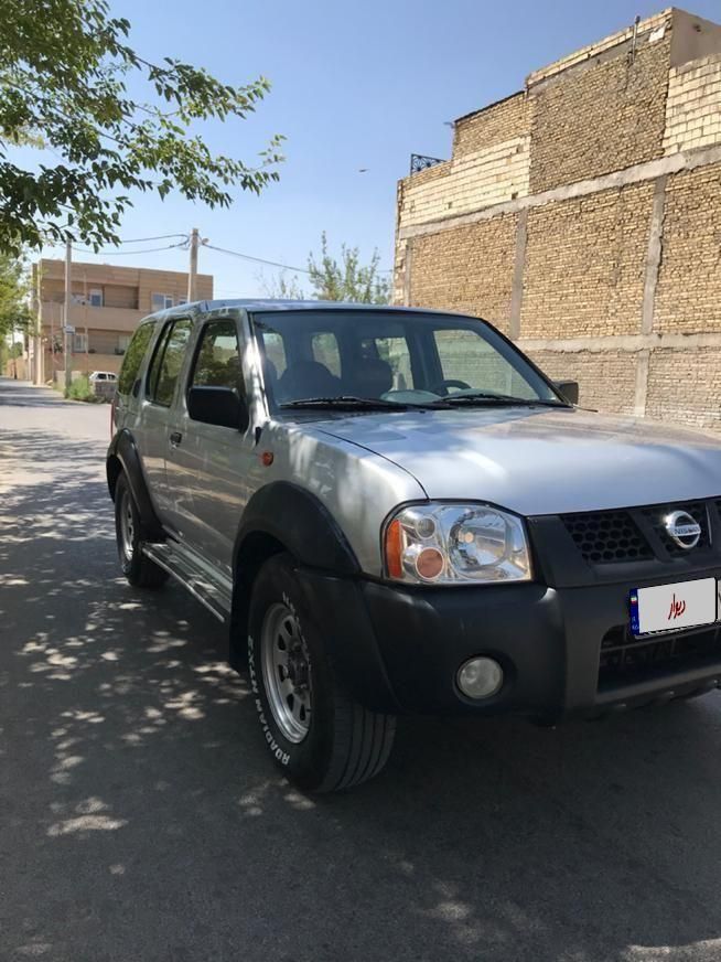نیسان رونیز دنده‌ای - 1388