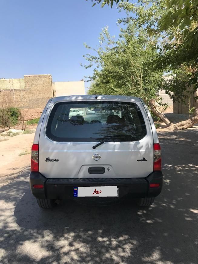 نیسان رونیز دنده‌ای - 1388