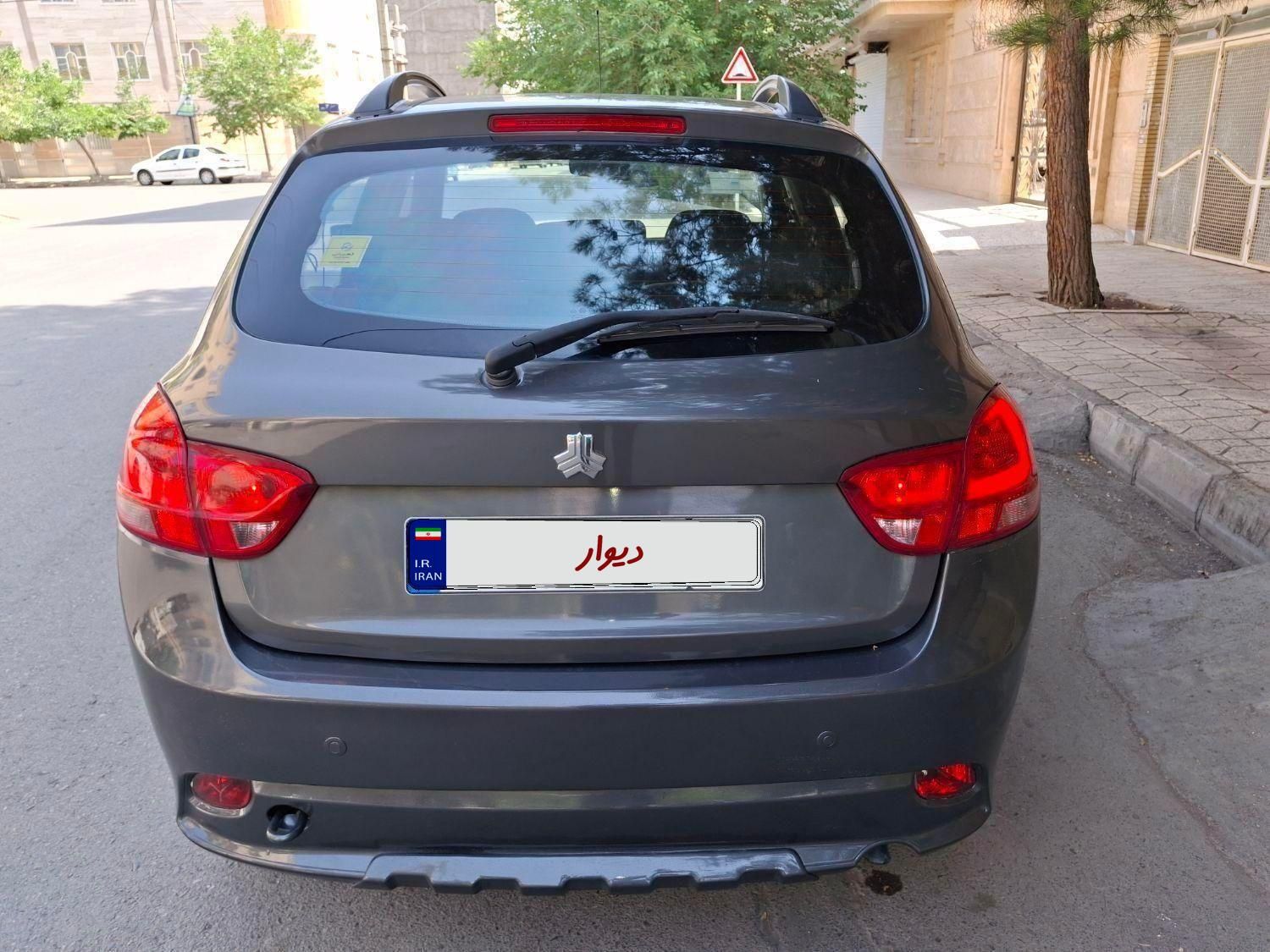 خودرو کوییک، معمولی آگهی ann_18747454