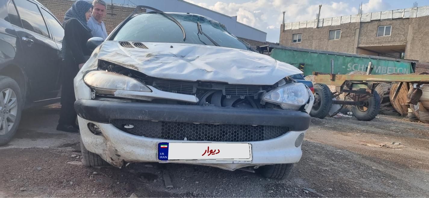 پژو ۲۰۶ صندوق دار v8 - 1391