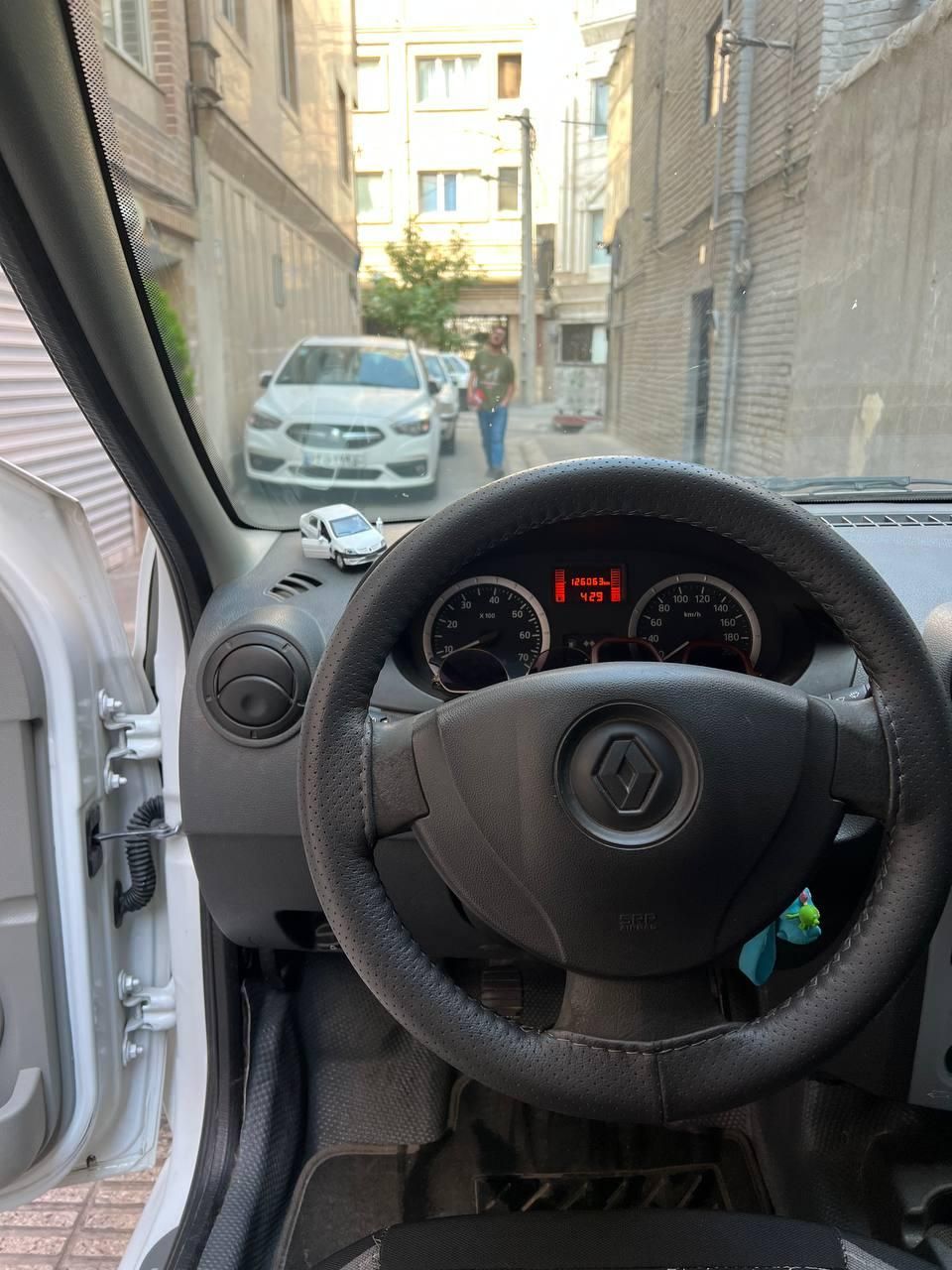 رنو تندر 90 E2 - 1396