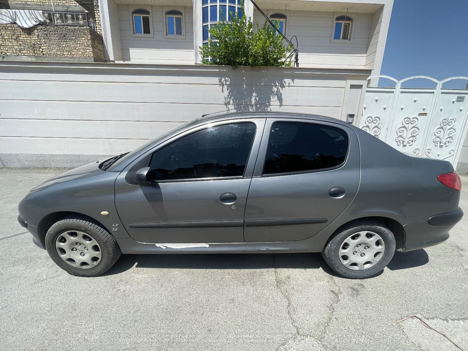 پژو ۲۰۶ صندوق دار v8 - 1394