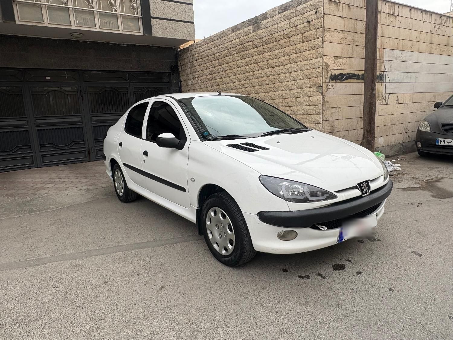 پژو ۲۰۶ صندوق دار v8 - 1397