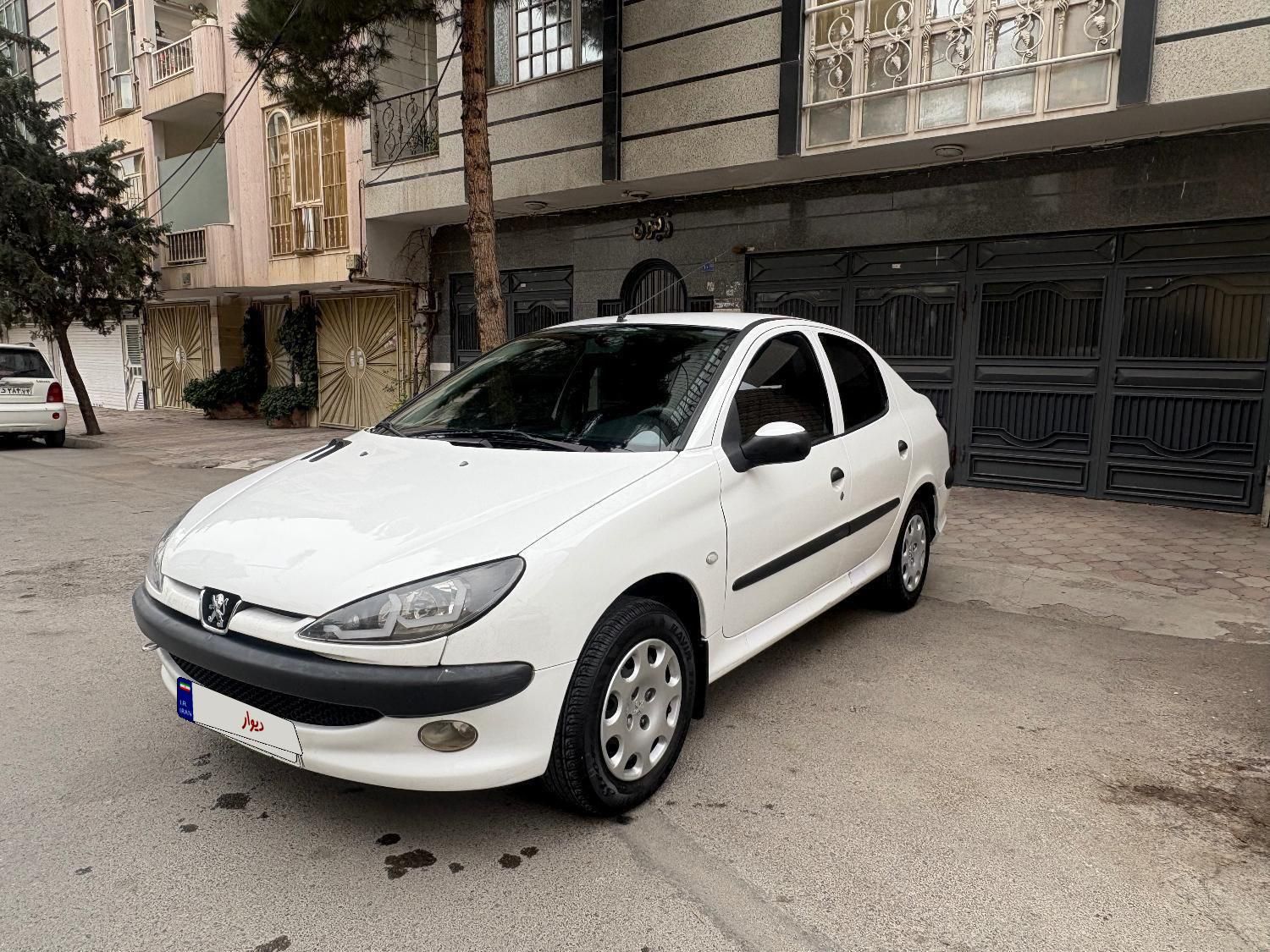پژو ۲۰۶ صندوق دار v8 - 1397
