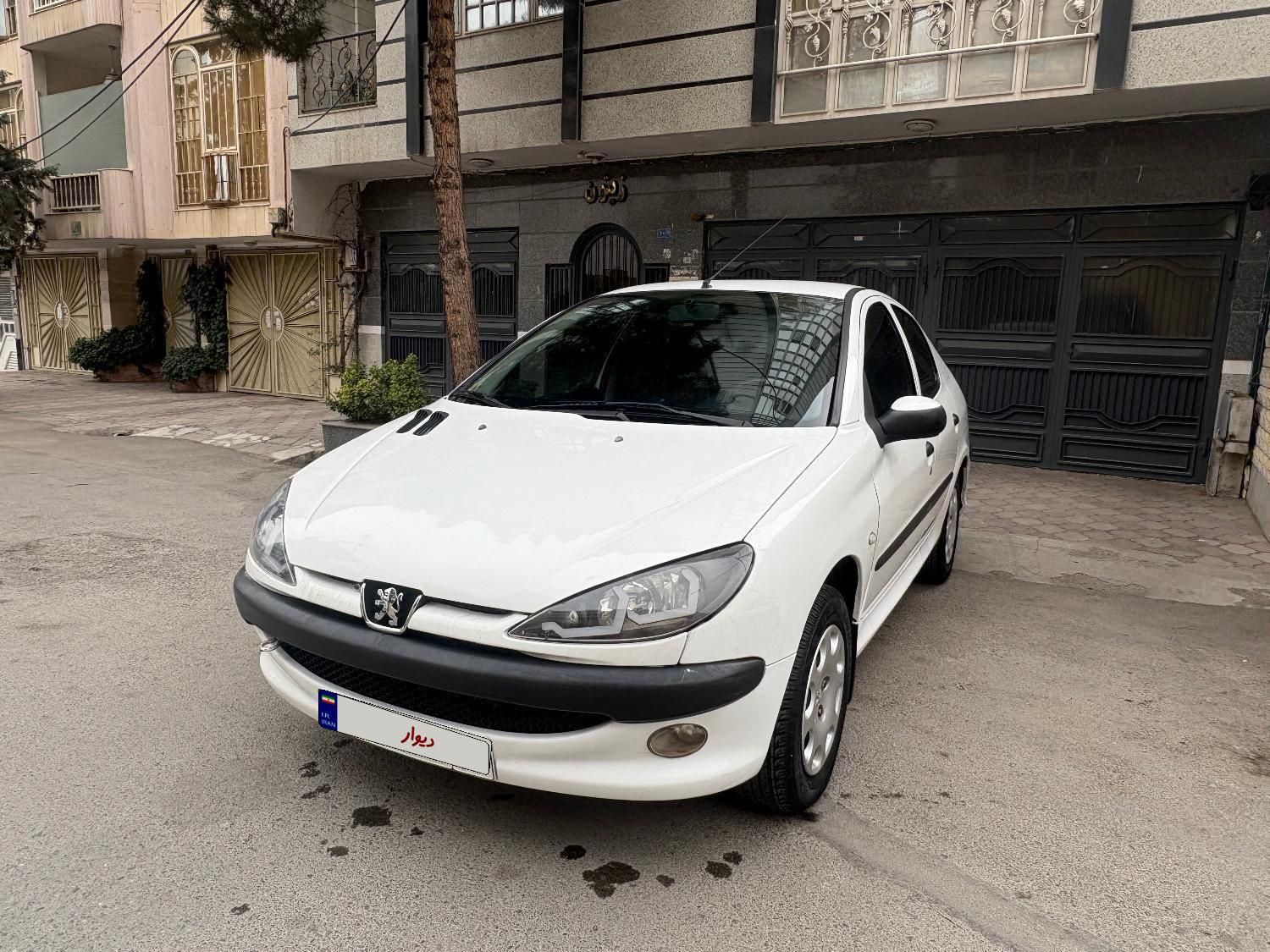 پژو ۲۰۶ صندوق دار v8 - 1397
