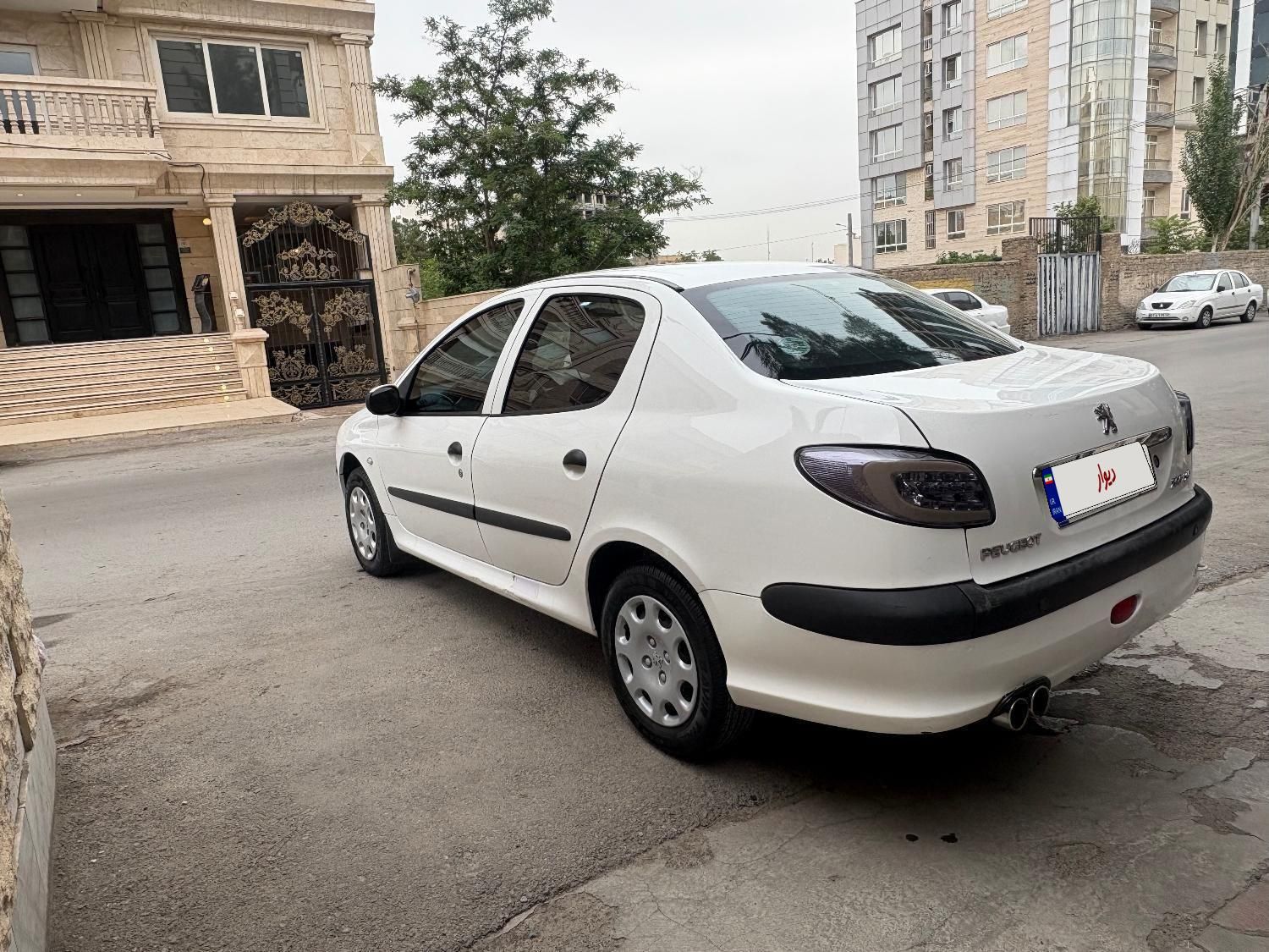 پژو ۲۰۶ صندوق دار v8 - 1397