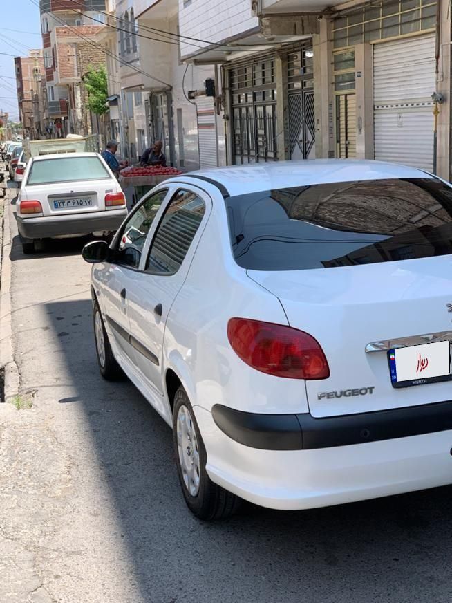 پژو ۲۰۶ صندوق دار v8 - 1396