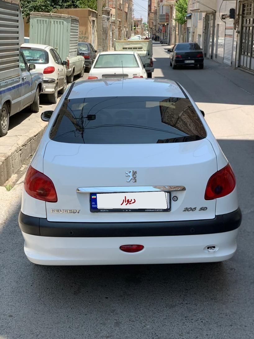 پژو ۲۰۶ صندوق دار v8 - 1396