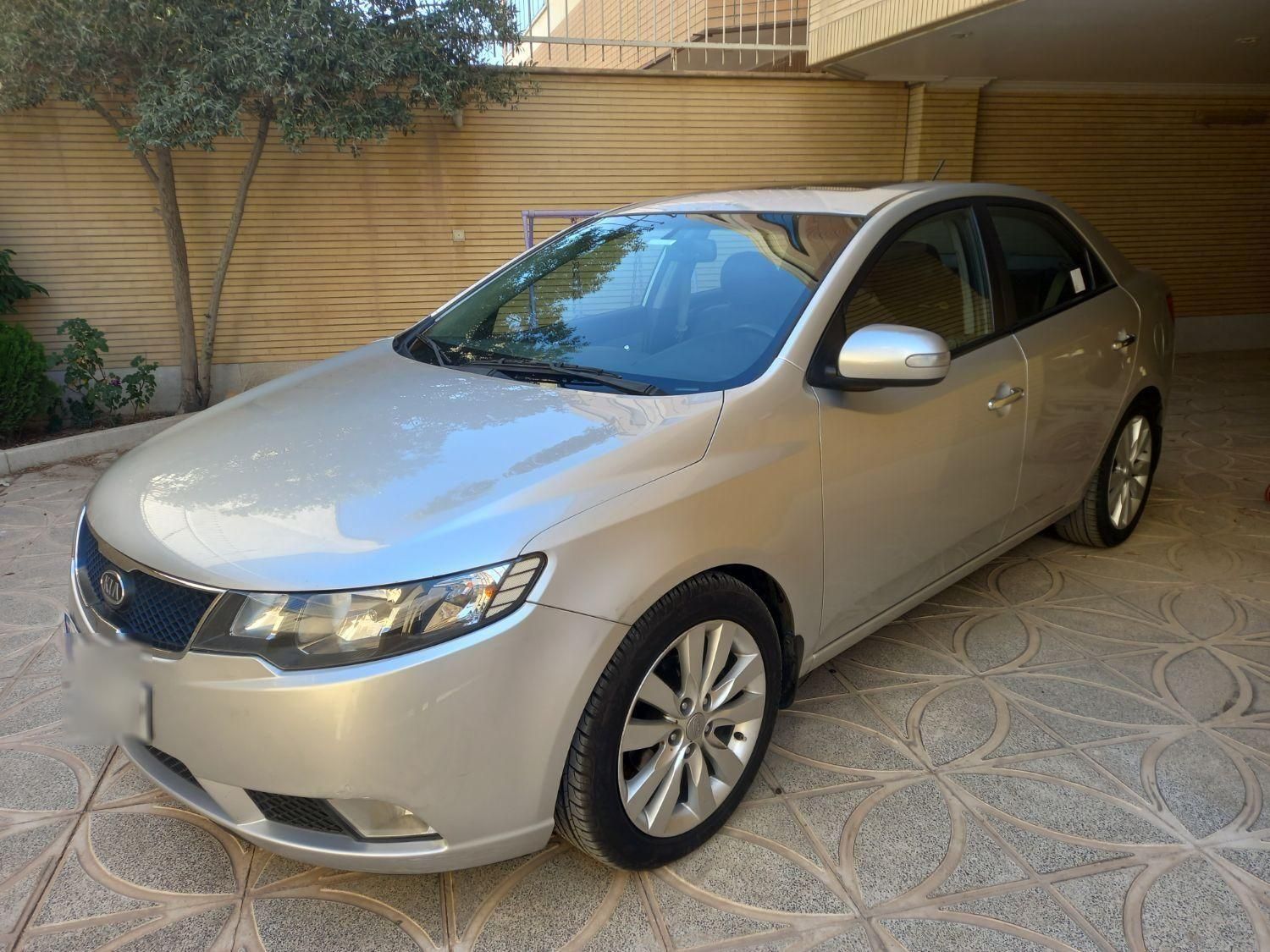 کیا سراتو 2.0 لیتر اتوماتیک GT لاین - 2010
