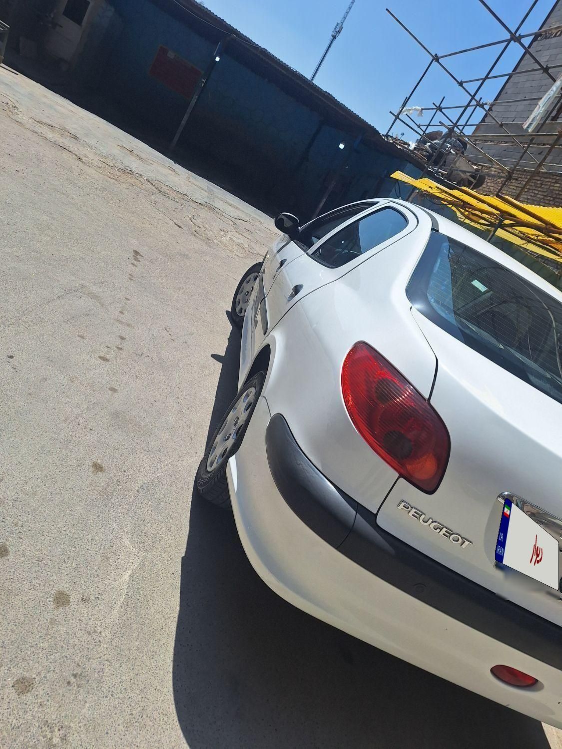 پژو ۲۰۶ صندوق دار v8 - 1395