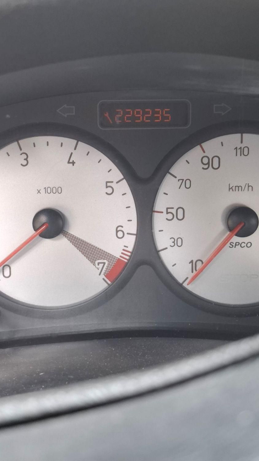 پژو ۲۰۶ صندوق دار v8 - 1396