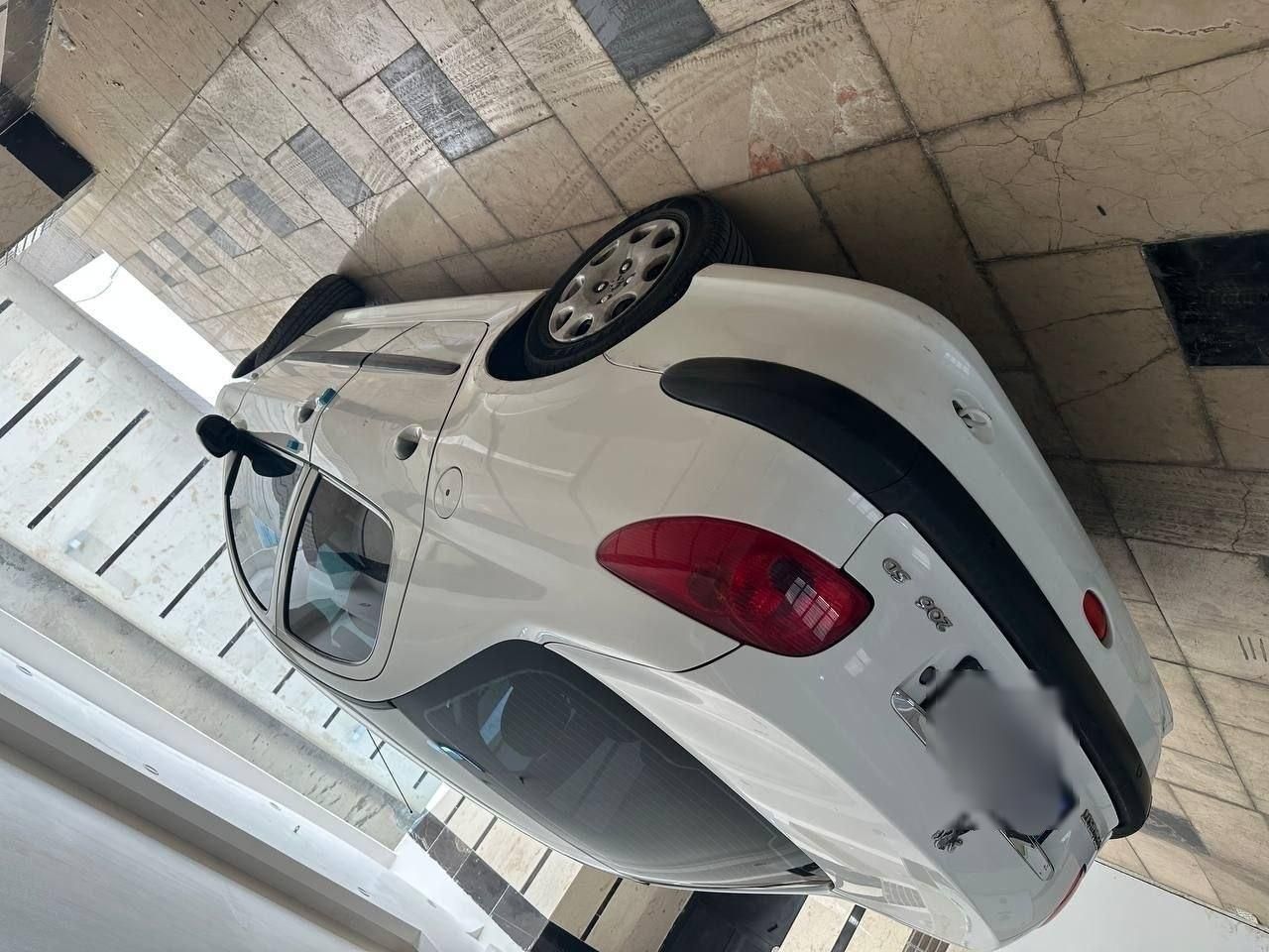 پژو ۲۰۶ صندوق دار v8 - 1395