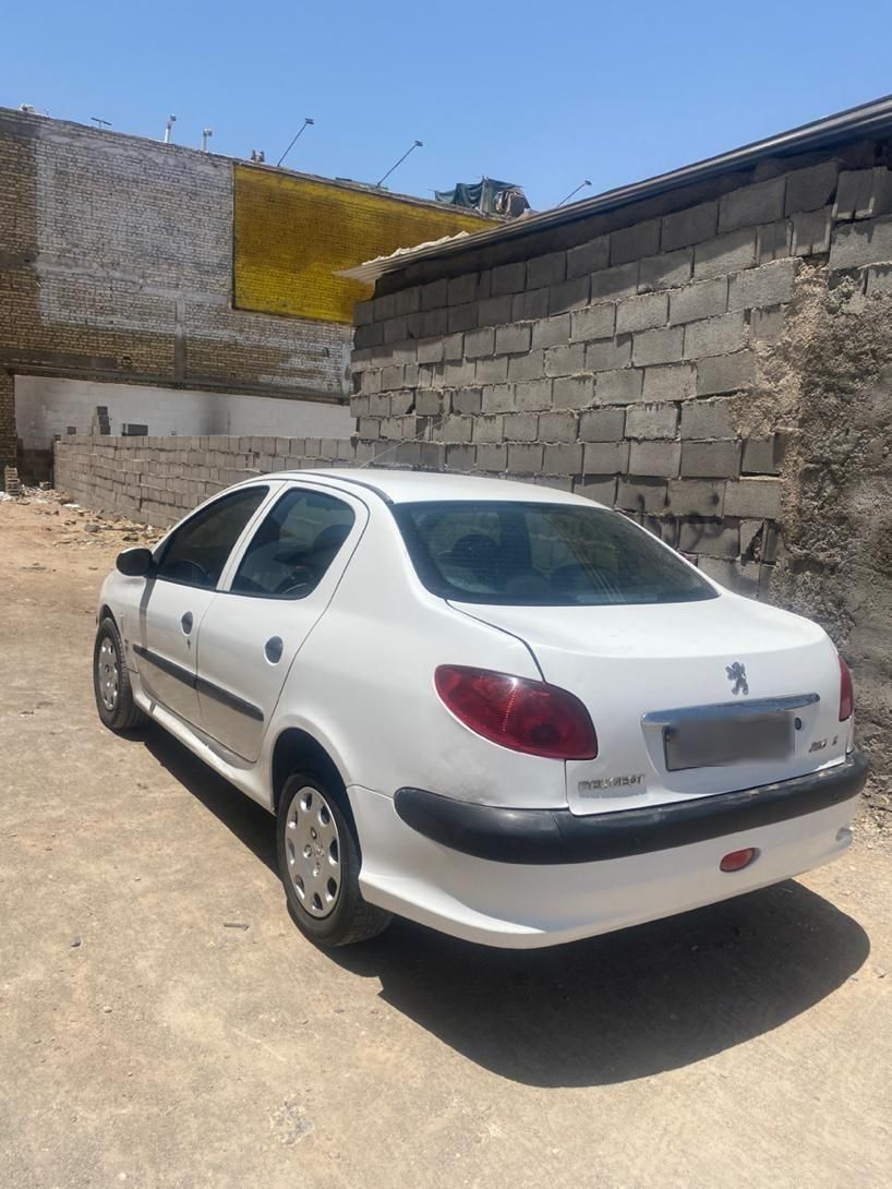 پژو ۲۰۶ صندوق دار v8 - 1392