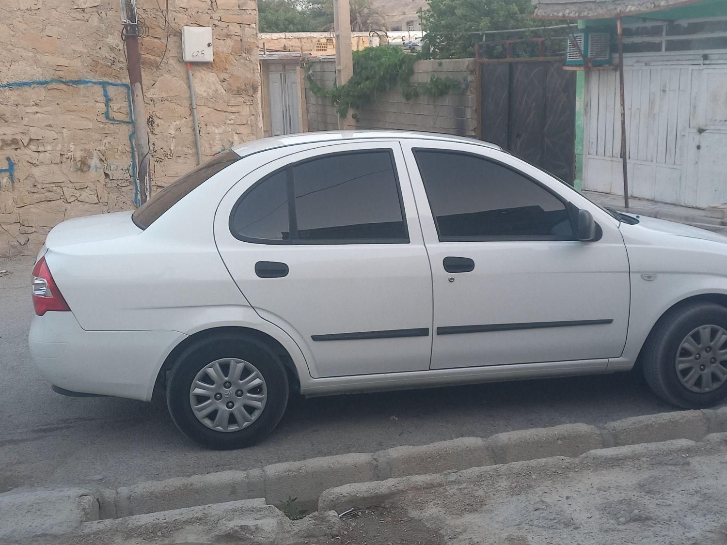 تیبا صندوق دار SX - 1400