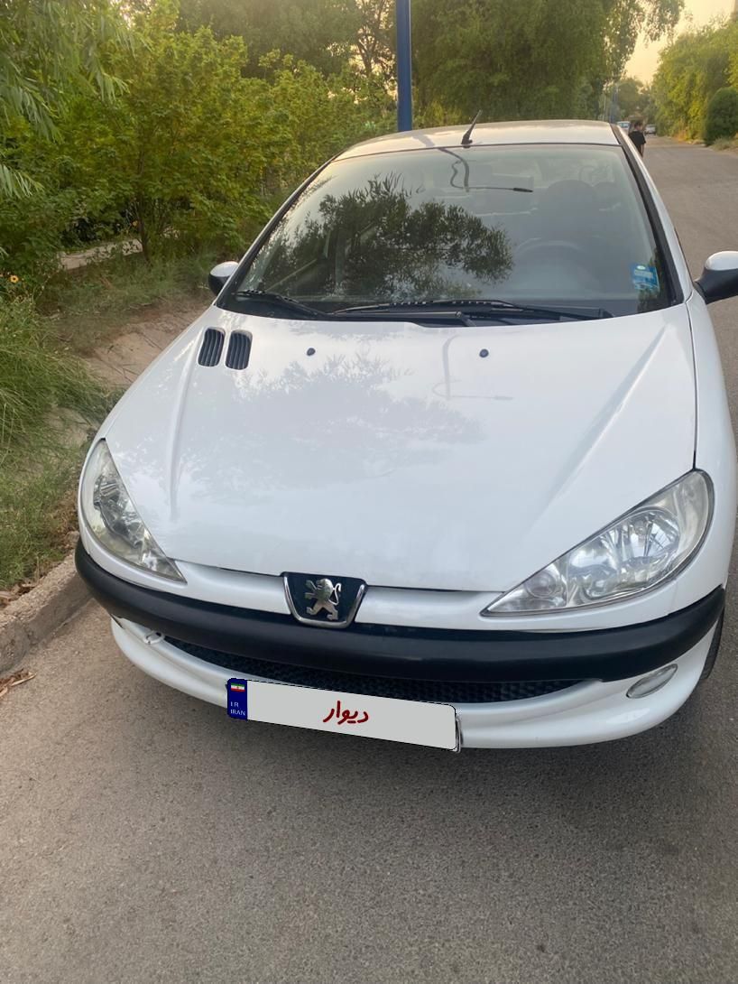 پژو ۲۰۶ صندوق دار v8 - 1392