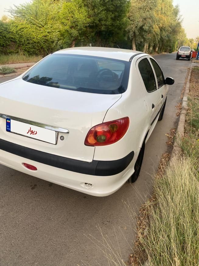 پژو ۲۰۶ صندوق دار v8 - 1392