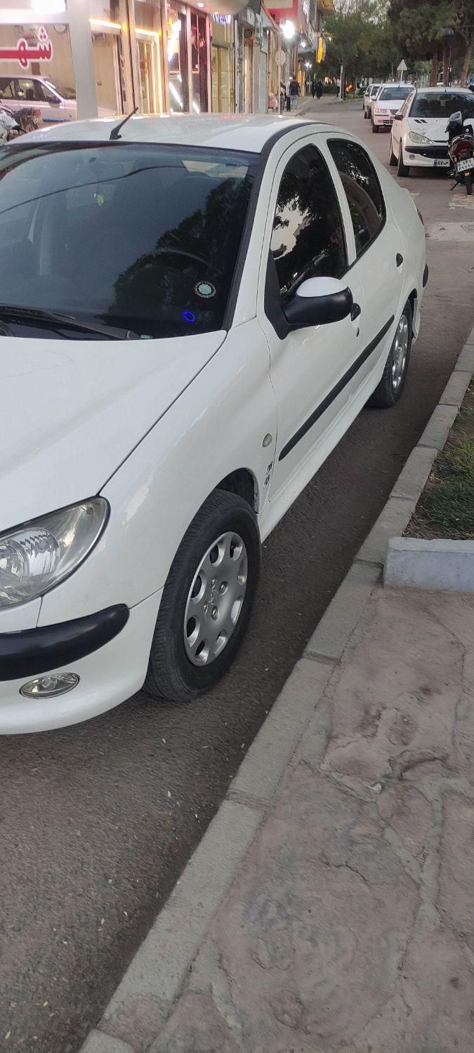پژو ۲۰۶ صندوق دار v8 - 1394