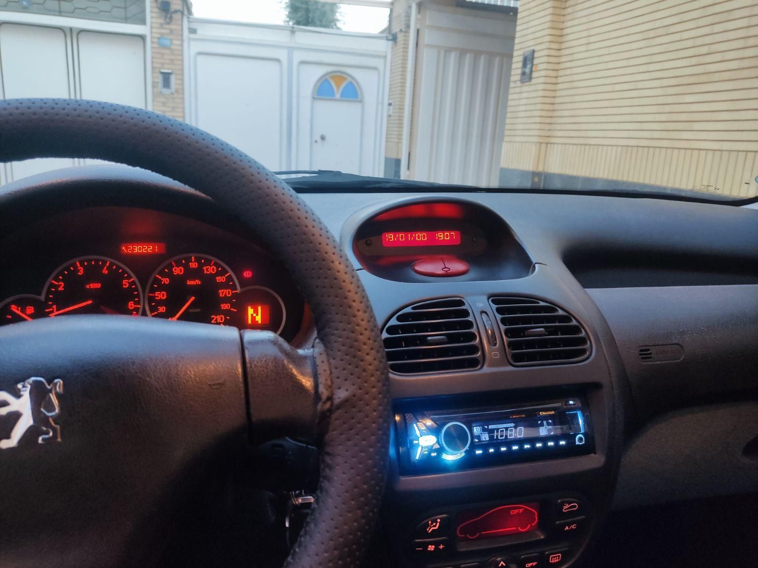 پژو ۲۰۶ صندوق دار v8 - 1387