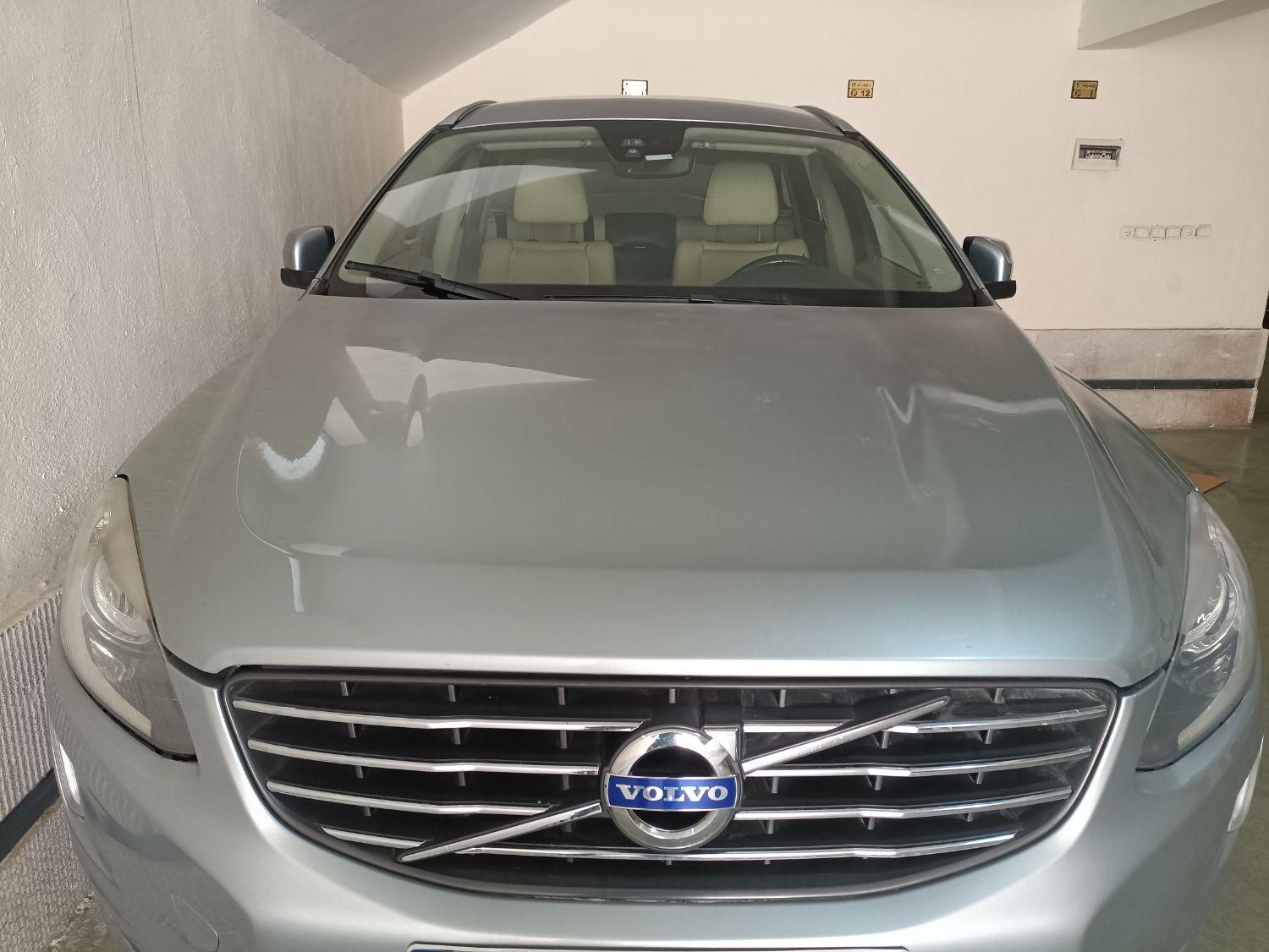 ولوو XC60 R-DESIGN - 2014