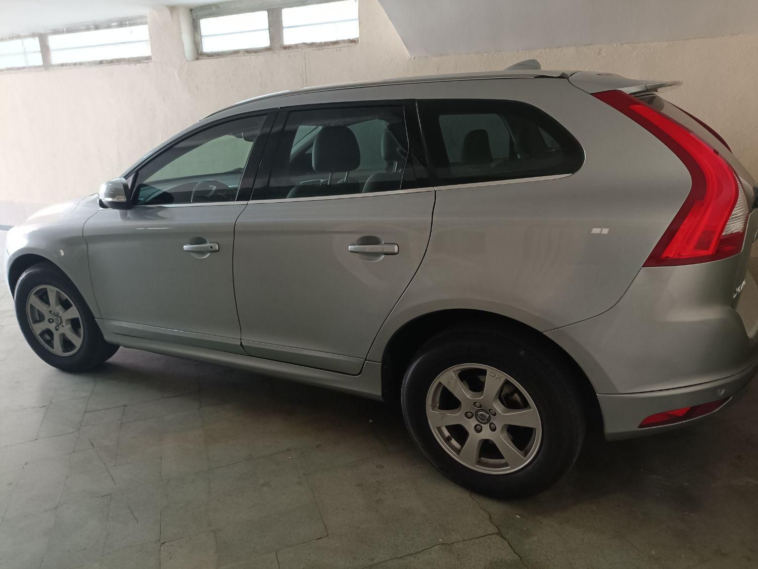 ولوو XC60 R-DESIGN - 2014