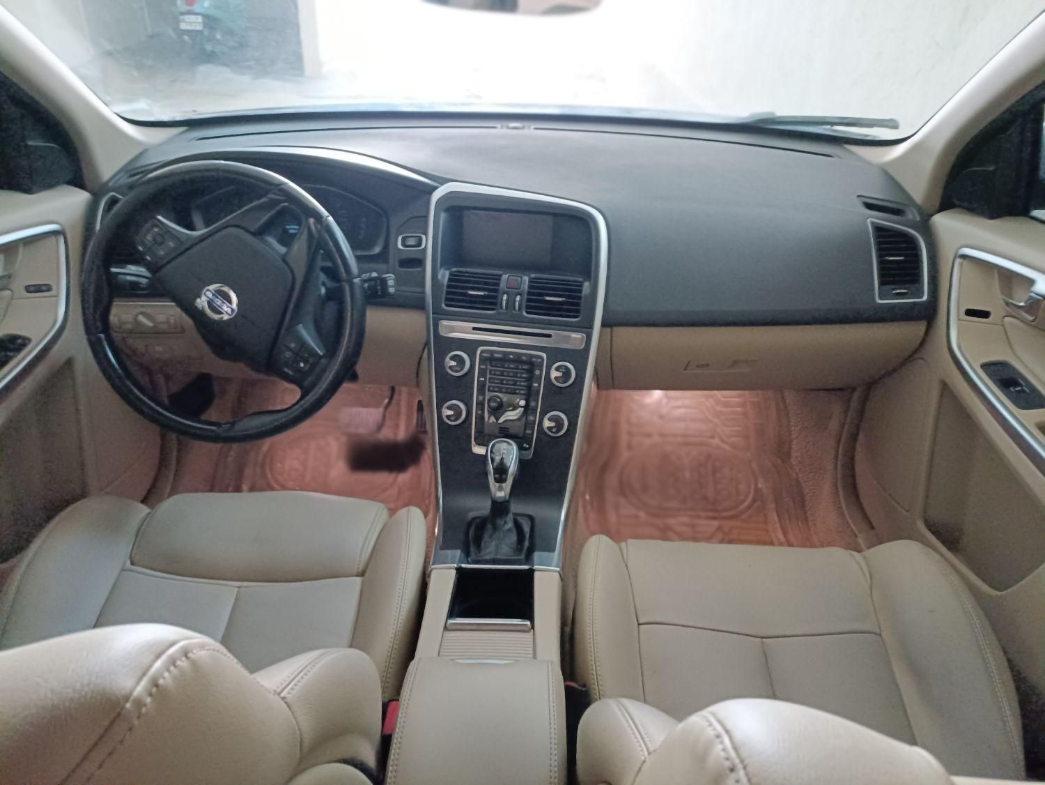 ولوو XC60 R-DESIGN - 2014