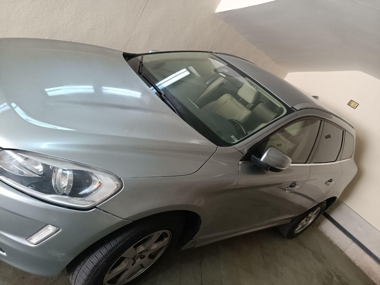 ولوو XC60 R-DESIGN - 2014