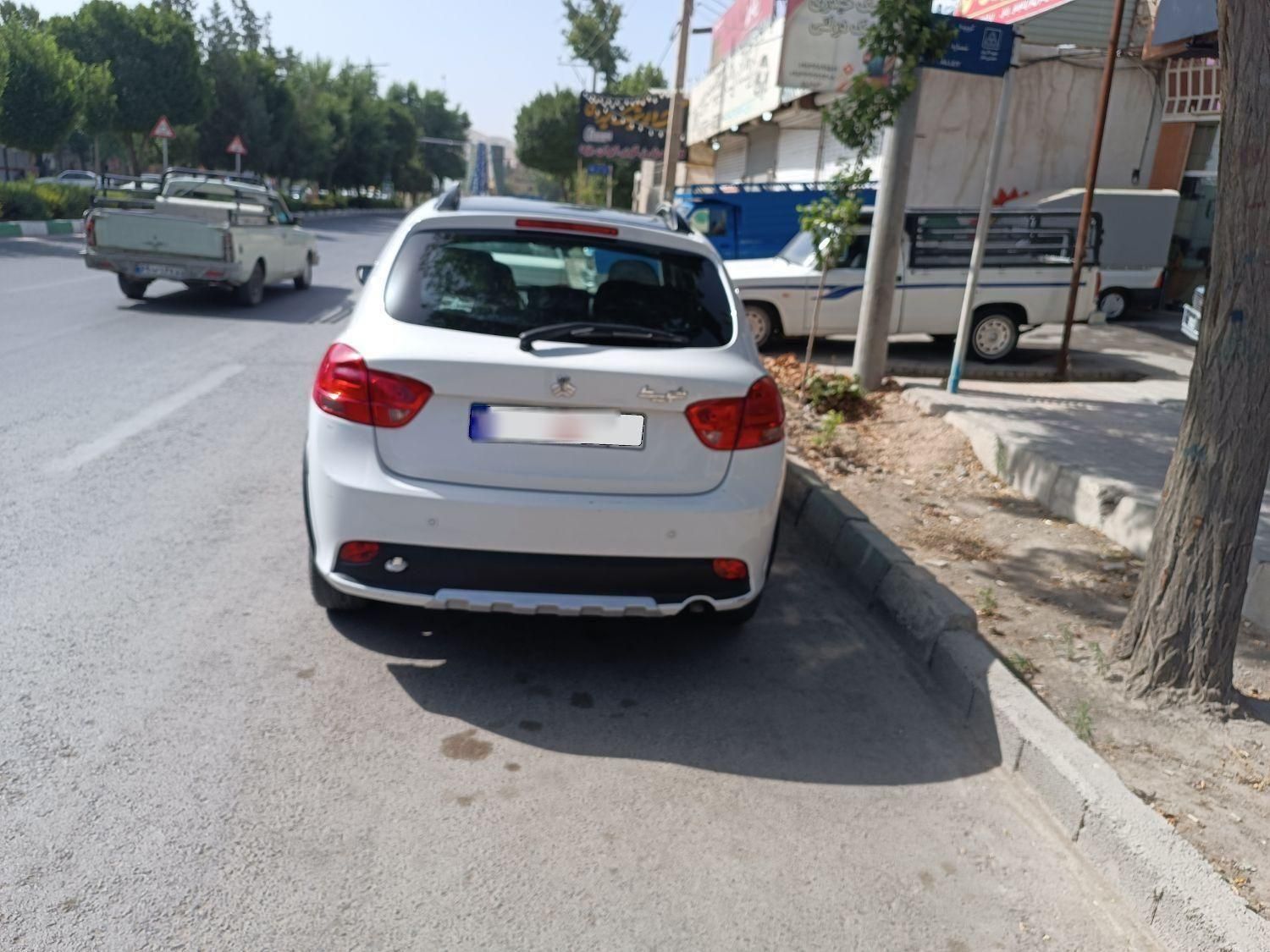 خودرو کوییک، R آگهی ann_18895533