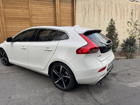 ولوو V40 R-DESIGN - 2014