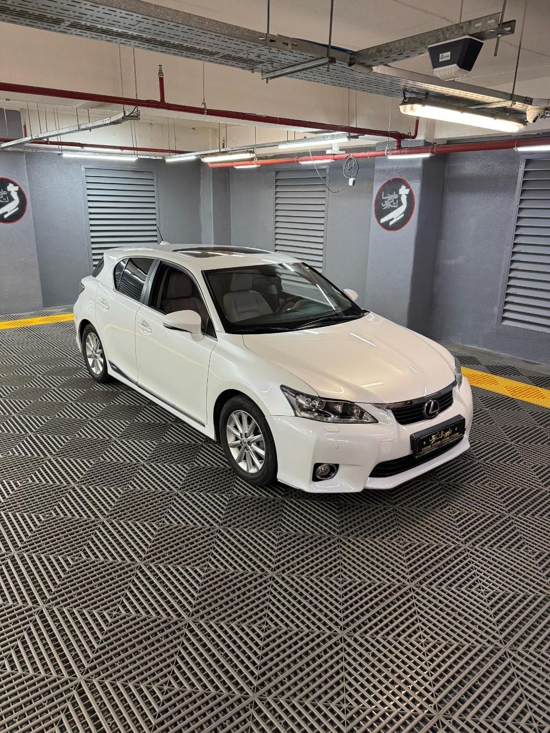 لکسوس CT 200H - 2014