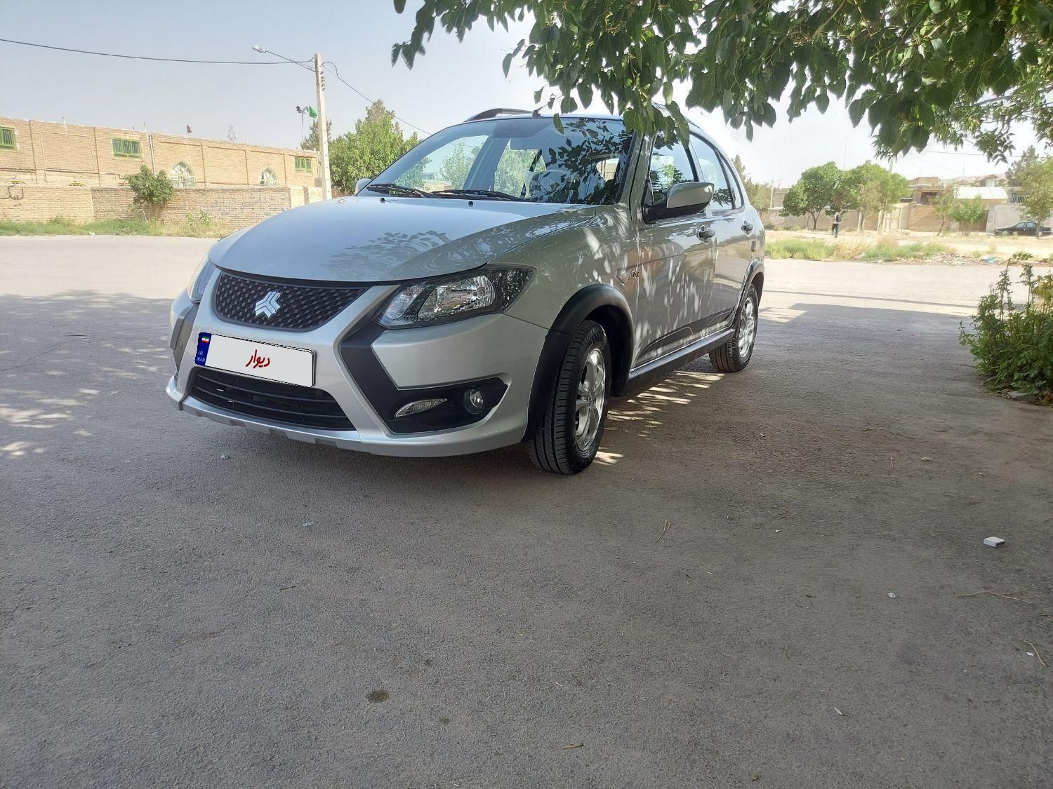 کوییک R دنده‌ای - 1403