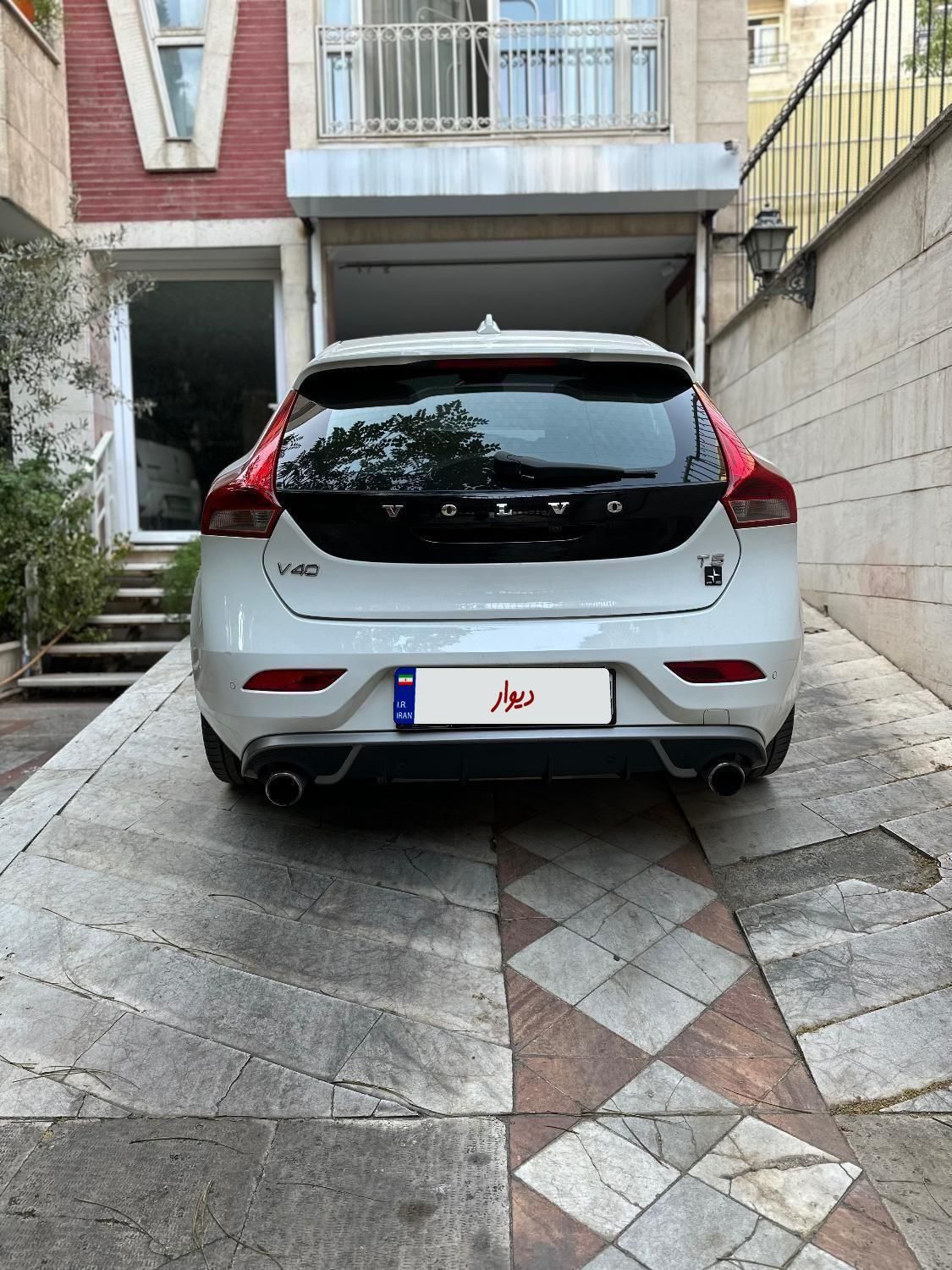 ولوو V40 R-DESIGN PLUS - 2014