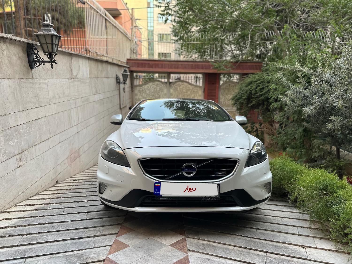 ولوو V40 R-DESIGN PLUS - 2014