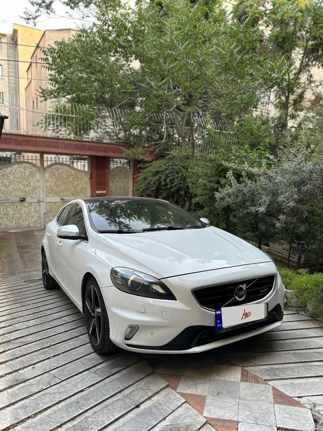 خودرو ولوو، V40 آگهی ann_18928425
