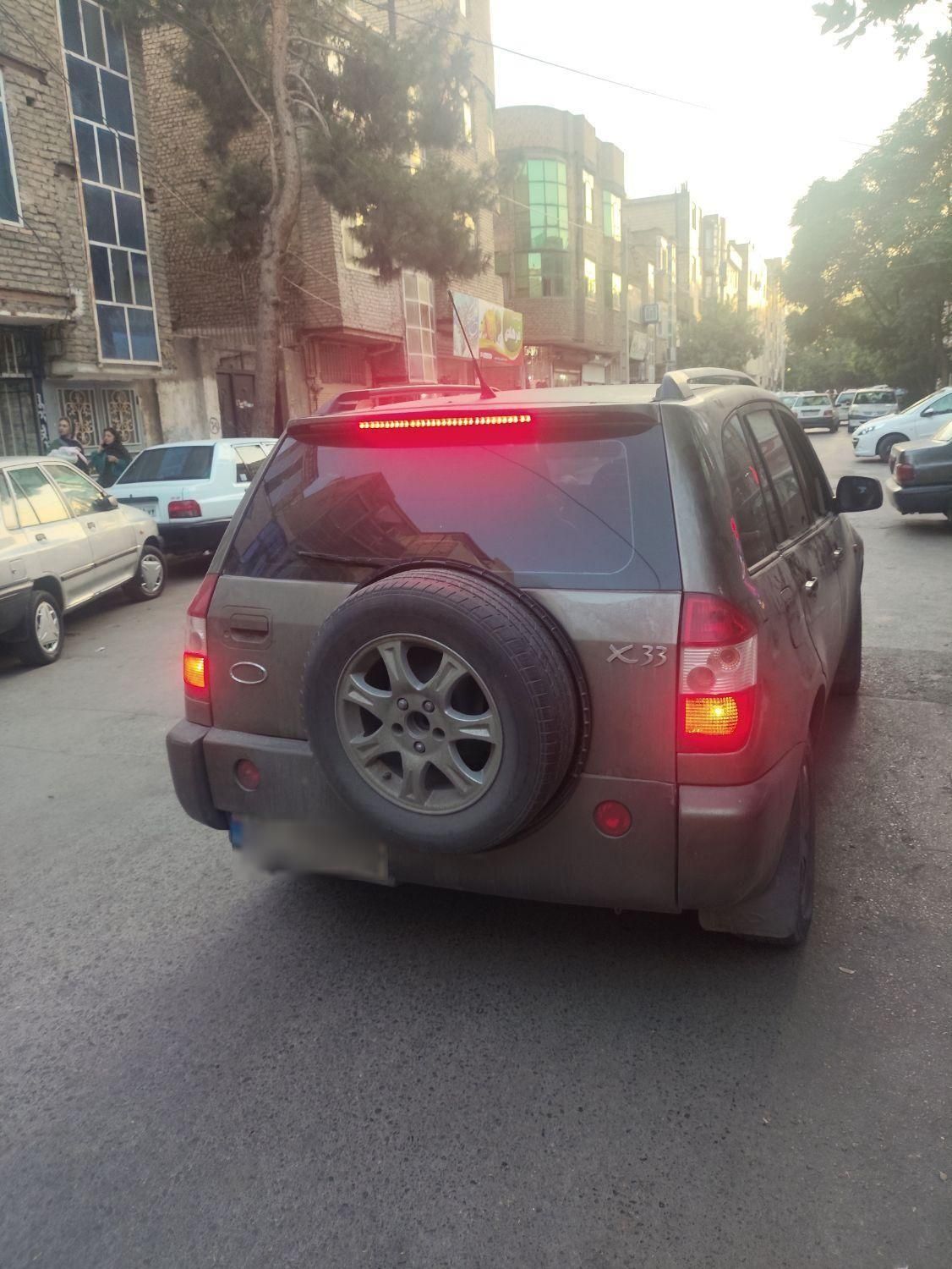 ام وی ام X33 دنده‌ای ساده - 1390